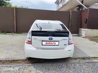 2010 Toyota Prius III (XW30), белый, 800000 рублей, вид 5