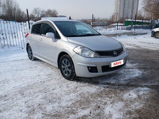 2010 Nissan Tiida I Рестайлинг, серебристый, 815000 рублей, вид 3