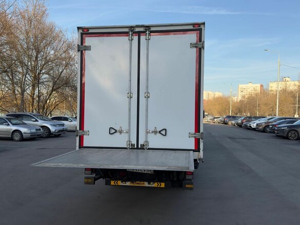 2017 Isuzu Elf (N-series), белый, 3500000 рублей - вид 9