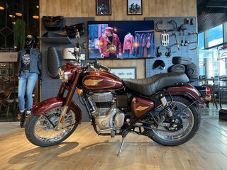 2025 Royal Enfield Bullet 350, красный, 461000 рублей, вид 1