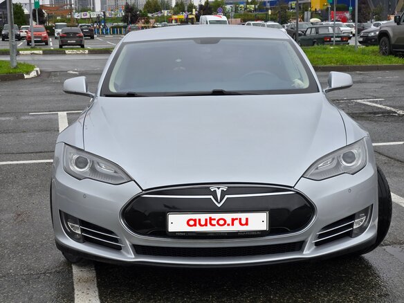 2014 Tesla Model S S85 I, серебристый, 2200000 рублей - вид 2