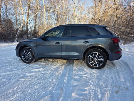 2023 Audi Q5 L 40 TFSI II (FY) Рестайлинг, серый, 4450000 рублей, вид 5