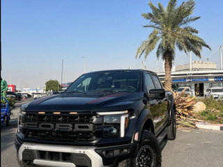 2025 Ford F-150 Raptor SuperCrew Raptor XIV Рестайлинг, чёрный, 13500000 рублей, вид 3