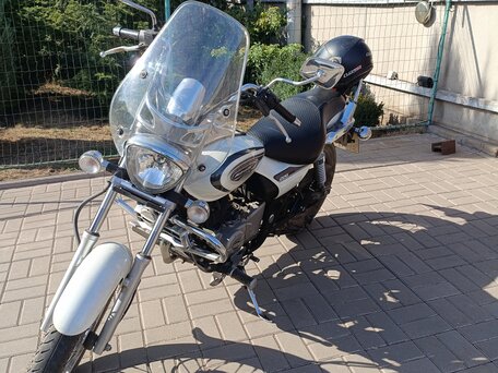 2019 Bajaj Avenger, белый, 180000 рублей, вид 5
