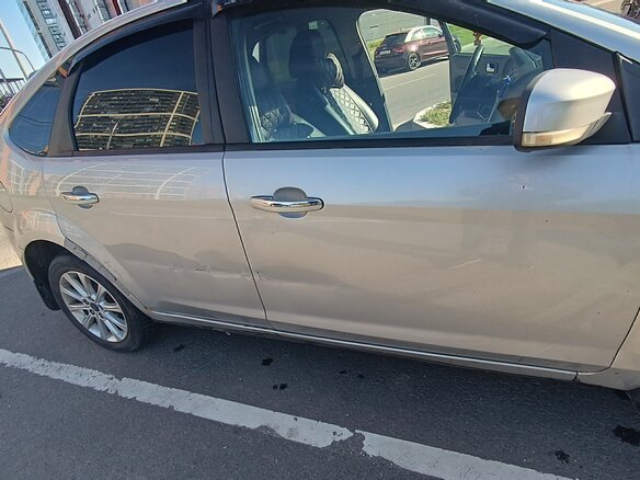 2009 Ford Focus II Рестайлинг, серебристый, 450000 рублей - вид 8
