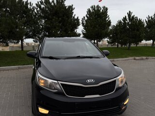2016 Kia Rio III Рестайлинг, чёрный, 950000 рублей, вид 1
