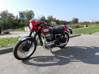 2002 Kawasaki W 650, красный, 700000 рублей, вид 4