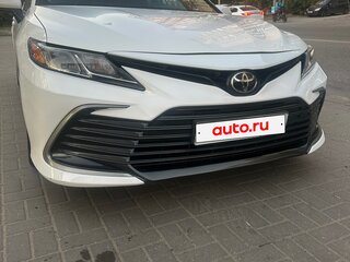 2021 Toyota Camry VIII (XV70) Рестайлинг, белый, 2740000 рублей, вид 2
