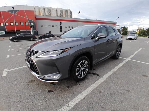 2020 Lexus RX 300 IV Рестайлинг, серый, 4950000 рублей - вид 2