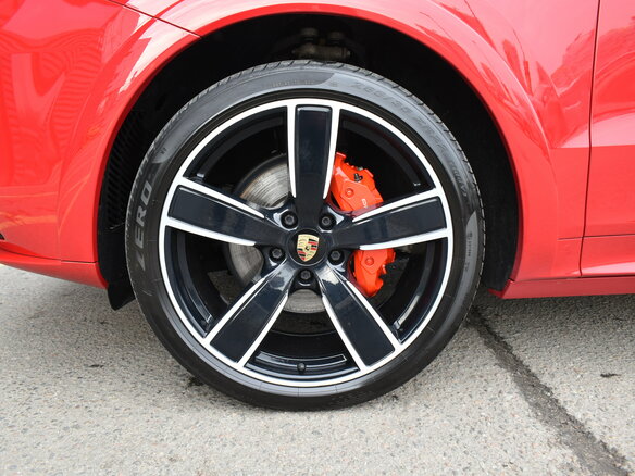 2021 Porsche Cayenne Coupé III, красный, 9100000 рублей - вид 8