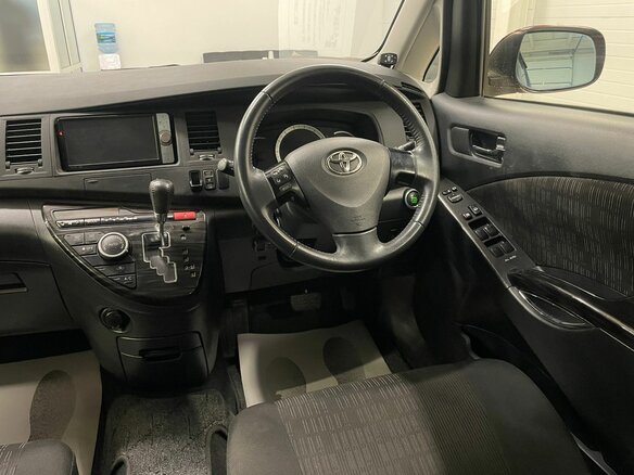 2012 Toyota ISis I Рестайлинг, красный, 1519000 рублей - вид 15