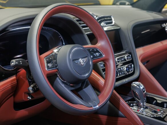 2025 Bentley Bentayga I Рестайлинг, чёрный, 34500000 рублей - вид 29