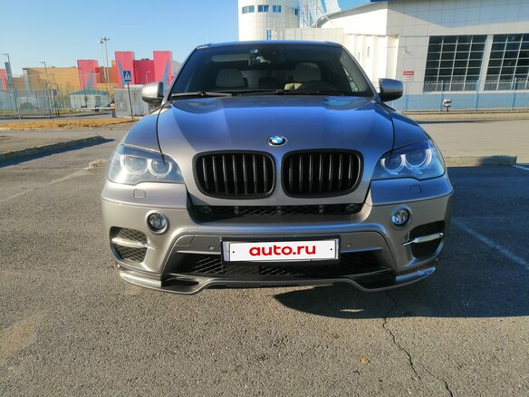 2010 BMW X5 40d II (E70) Рестайлинг, серый, 2600000 рублей - вид 1