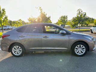 2018 Hyundai Solaris II, коричневый, 1300000 рублей, вид 4