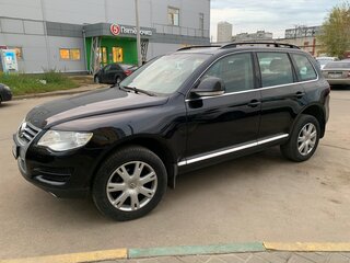 2008 Volkswagen Touareg I Рестайлинг, чёрный, 1770000 рублей, вид 1