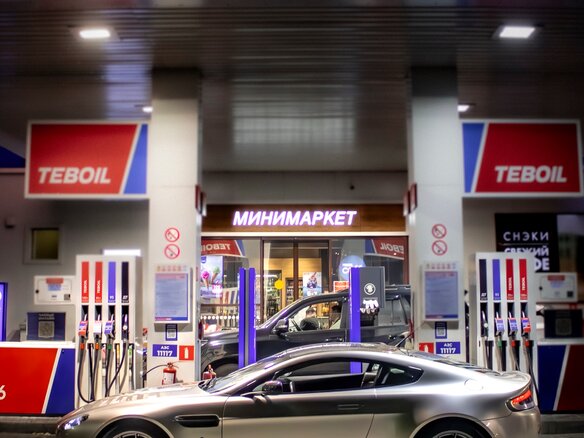 2007 Aston Martin V8 Vantage III, красный, 5700000 рублей - вид 9
