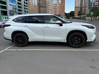 2021 Toyota Highlander IV (XU70), белый, 5450000 рублей, вид 3
