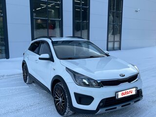 2020 Kia Rio X-Line IV, белый, 2000000 рублей, вид 4