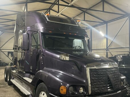 2005 Freightliner Century Class, синий, 3000000 рублей, вид 1