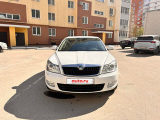 2012 Skoda Octavia II (A5) Рестайлинг, белый, 1050000 рублей, вид 2