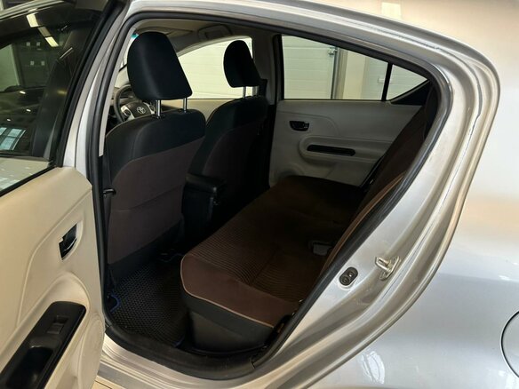 2014 Toyota Aqua I, серый, 1099999 рублей - вид 17