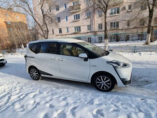 2017 Toyota Sienta II, белый, 1500000 рублей, вид 2