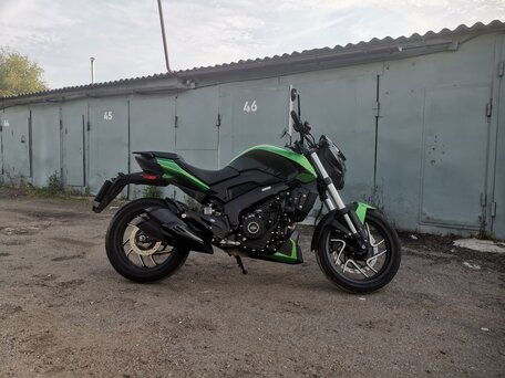 2020 Bajaj Dominar 400, зелёный, 300000 рублей, вид 1