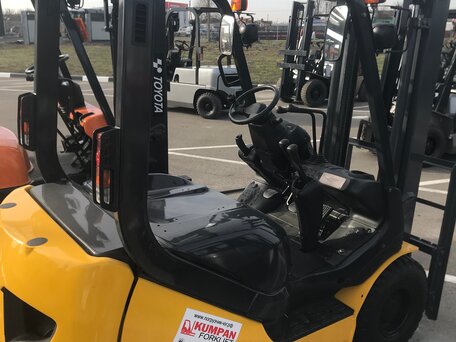 2008 Komatsu FG, зелёный, 700000 рублей, вид 3