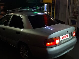 1998 Mitsubishi Carisma I, серебристый, 100000 рублей, вид 3