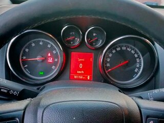 2011 Opel Astra J, белый, 850000 рублей, вид 2