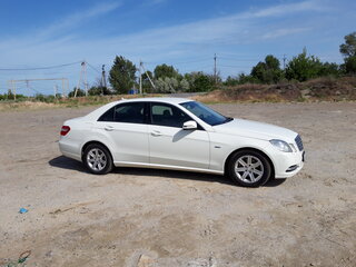 2011 Mercedes-Benz E-Класс 200 7G-Tronic IV (W212, S212, C207), белый, 1750000 рублей, вид 4