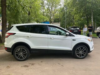 2016 Ford Kuga II Рестайлинг, белый, 1500000 рублей, вид 4