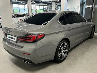 2022 BMW 5 серии 520i VII (G30/G31/G38) Рестайлинг, серый, 4900000 рублей, вид 4