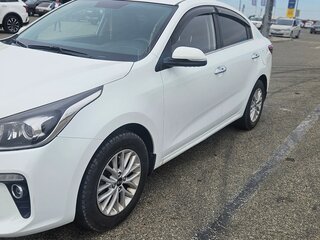 2017 Kia Rio IV, белый, 1250000 рублей, вид 1