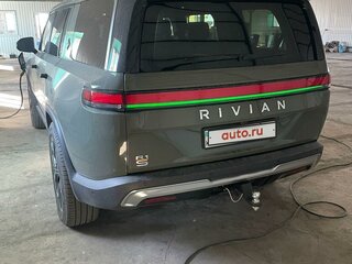 2023 Rivian R1S QM Large, зелёный, 14900000 рублей, вид 4