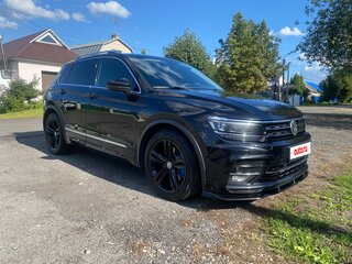 2018 Volkswagen Tiguan II, чёрный, 2550000 рублей, вид 2