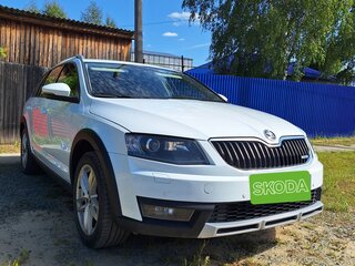 2017 Skoda Octavia Scout III (A7), белый, 2200000 рублей, вид 2