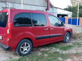 2008 Peugeot Partner II, красный, 650000 рублей, вид 1