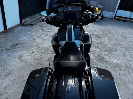 2019 Harley-Davidson CVO Street Glide, серый, 2300000 рублей, вид 4