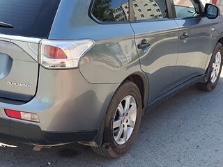 2013 Mitsubishi Outlander III, серый, 1420000 рублей, вид 4