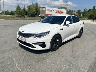2020 Kia Optima IV Рестайлинг, белый, 2030000 рублей, вид 1