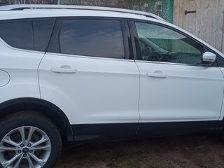 2018 Ford Kuga II Рестайлинг, белый, 1850000 рублей, вид 1