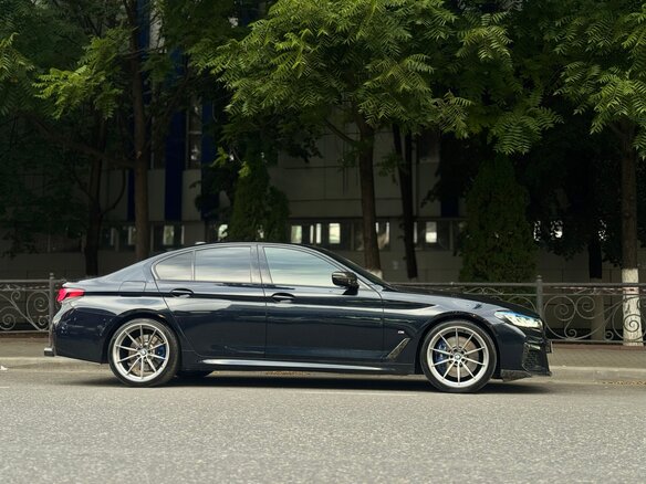 2020 BMW 5 серии 530d VII (G30/G31/G38) Рестайлинг, синий, 6750000 рублей - вид 5