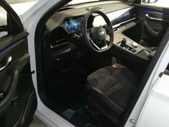 2025 Geely Monjaro I, белый, 4500000 рублей - вид 11
