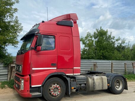 2008 Volvo FH, красный, 2000000 рублей, вид 1
