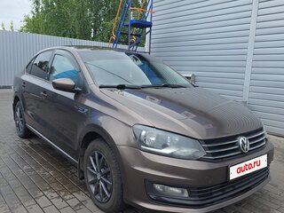 2016 Volkswagen Polo V Рестайлинг, коричневый, 820000 рублей, вид 2