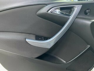 2014 Opel Astra J Рестайлинг, белый, 557890 рублей, вид 5
