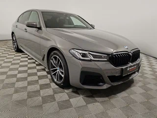 2021 BMW 5 серии 520d xDrive VII (G30/G31/G38) Рестайлинг, серый, 3649000 рублей, вид 3
