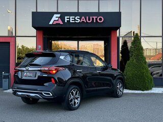 2021 Kia Seltos I, чёрный, 2298000 рублей, вид 4