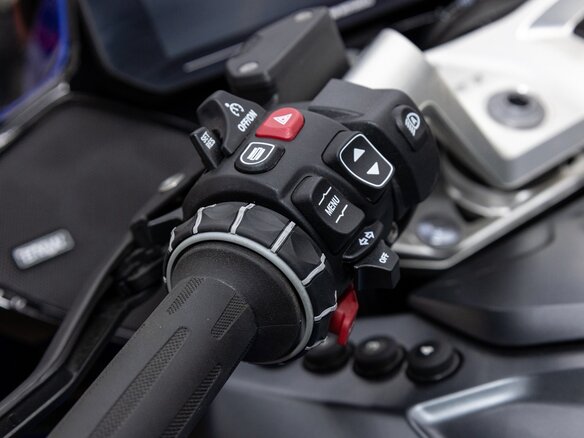 2026 BMW R 1300 RT, чёрный, 3490000 рублей - вид 26